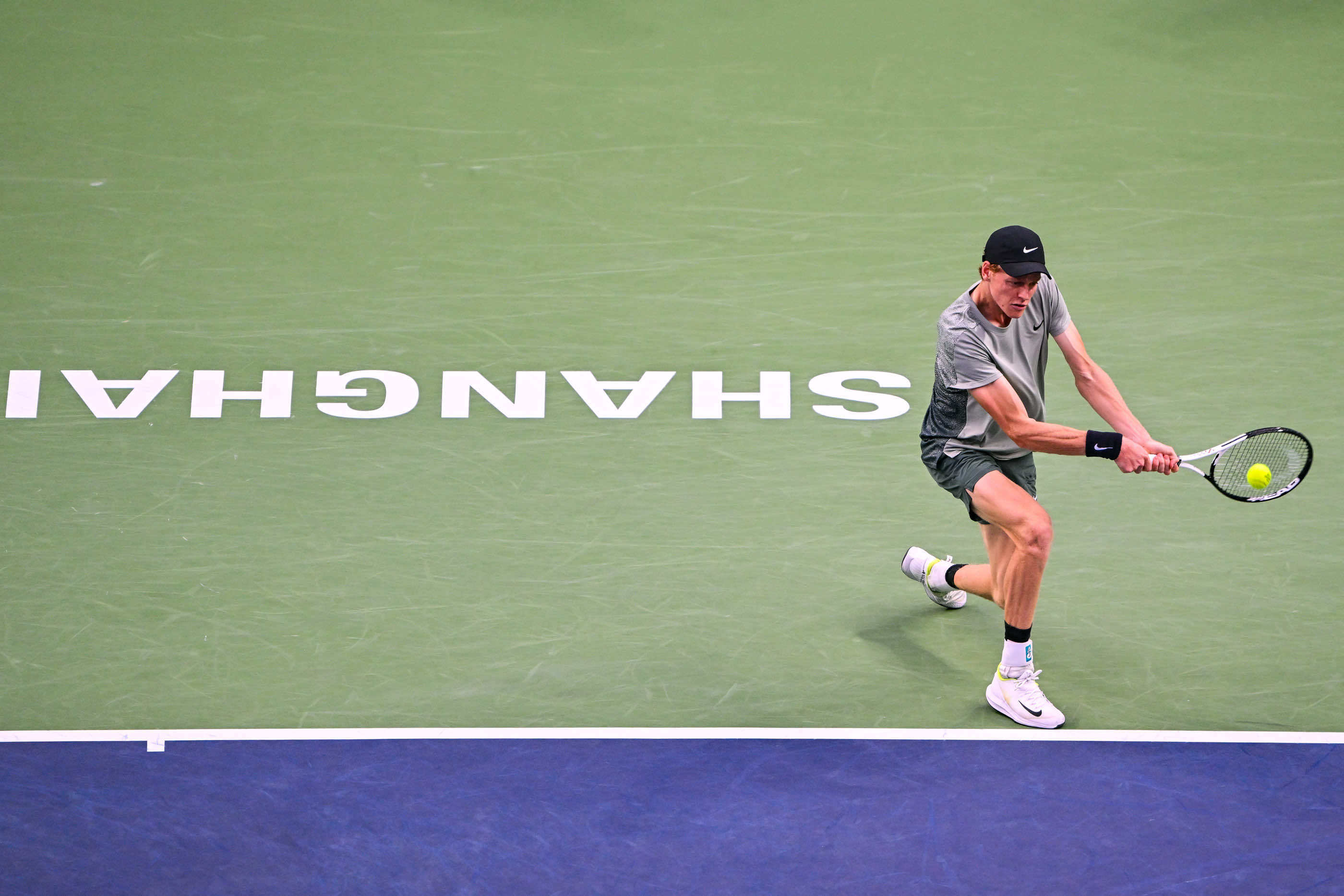 德约科维奇重返赛场，重要助攻首场状态出色，TES观众沸腾！-爱游戏体育